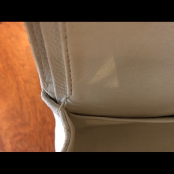 White Chanel Classic Shoulder Bag - Picture 7 of 8